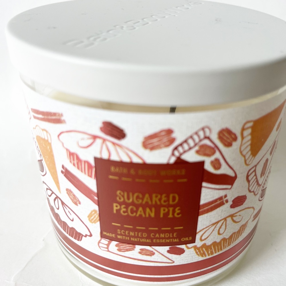 Bath and Body Works Sugared Pecan Pie 3 Wick Candle 14.5 oz. Burned a few times